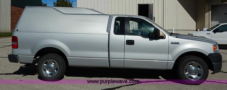 image for item I5315 2006 Ford F150 XL pickup truck