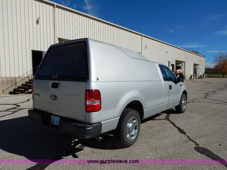 image for item I5315 2006 Ford F150 XL pickup truck