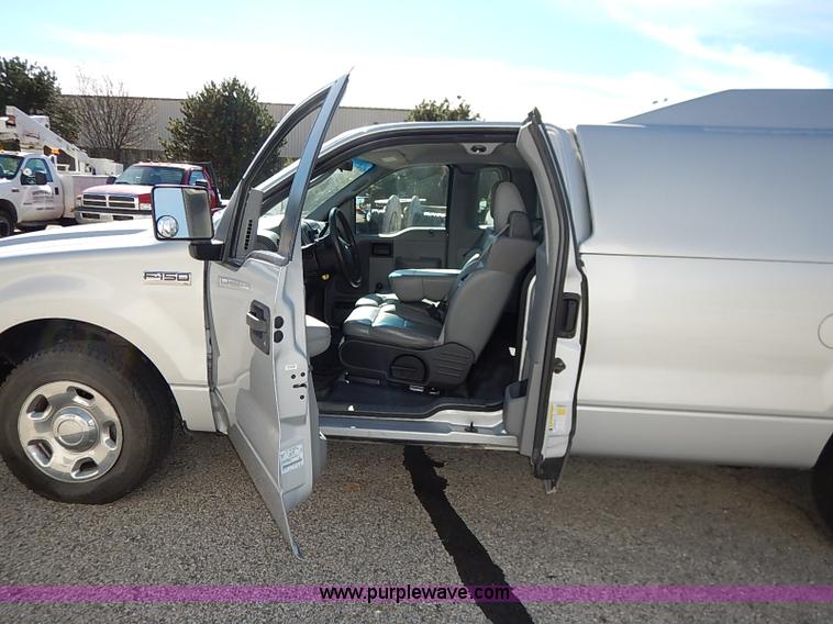 image for item I5315 2006 Ford F150 XL pickup truck