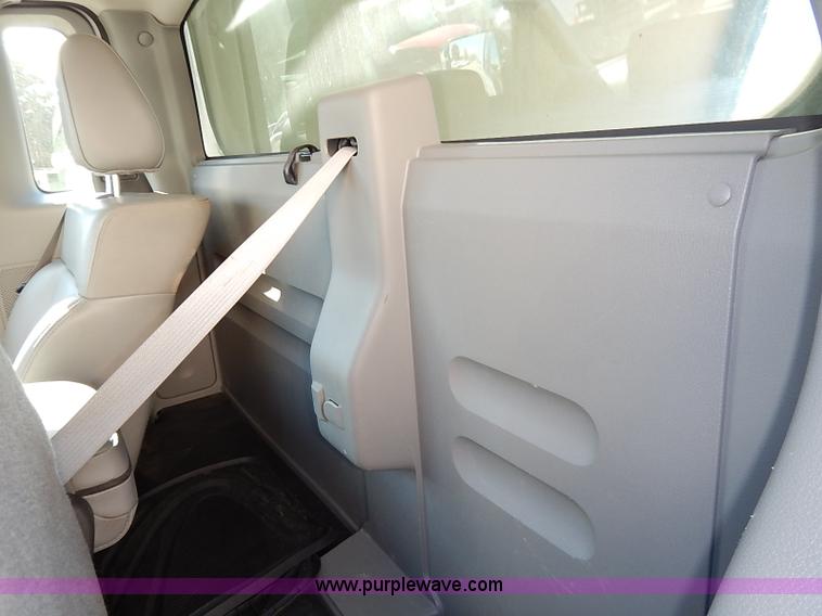 image for item I5315 2006 Ford F150 XL pickup truck