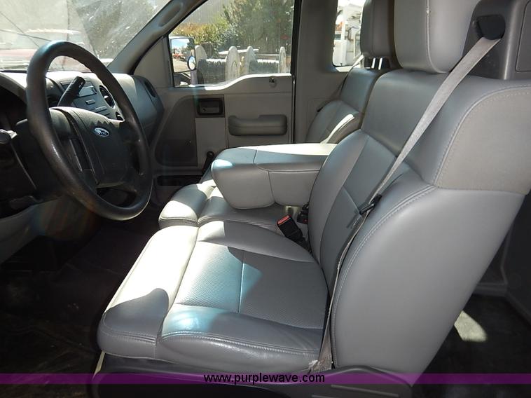 image for item I5315 2006 Ford F150 XL pickup truck