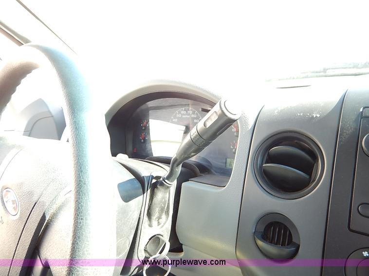 image for item I5315 2006 Ford F150 XL pickup truck