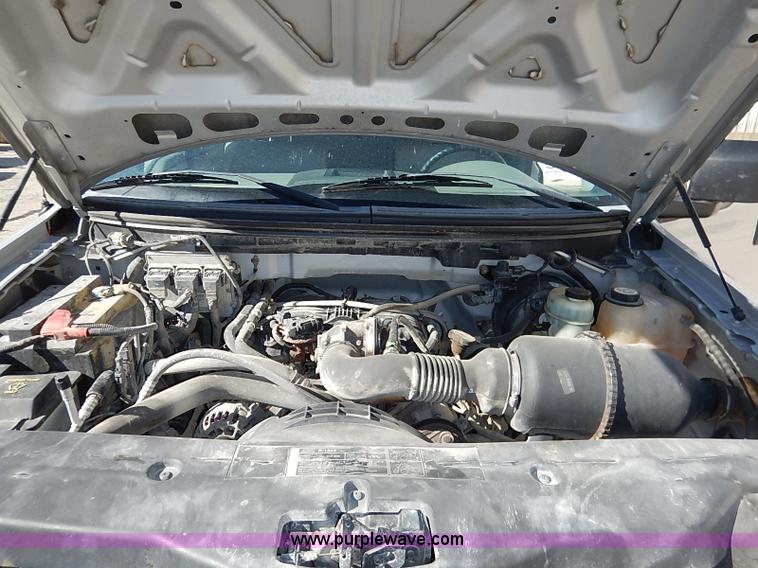 image for item I5315 2006 Ford F150 XL pickup truck