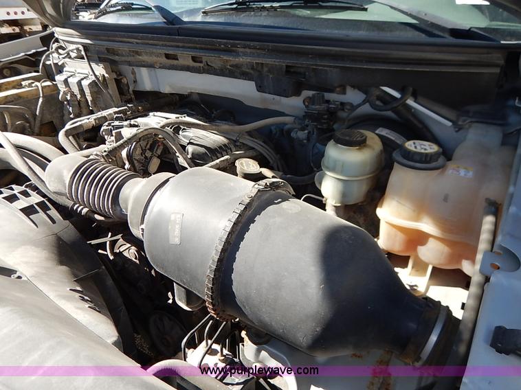 image for item I5315 2006 Ford F150 XL pickup truck