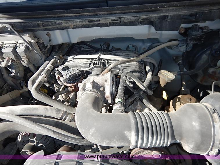 image for item I5315 2006 Ford F150 XL pickup truck