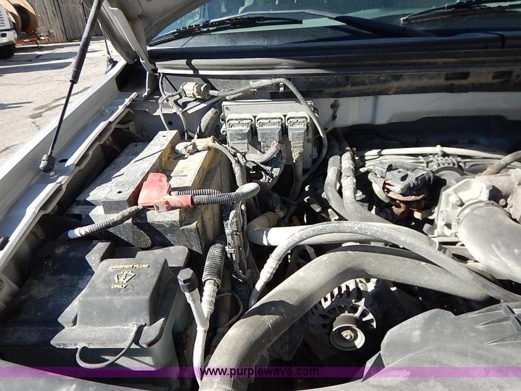 image for item I5315 2006 Ford F150 XL pickup truck