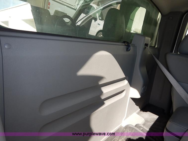 image for item I5315 2006 Ford F150 XL pickup truck