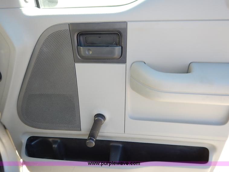 image for item I5315 2006 Ford F150 XL pickup truck