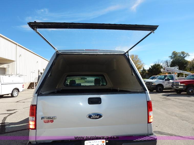 image for item I5315 2006 Ford F150 XL pickup truck