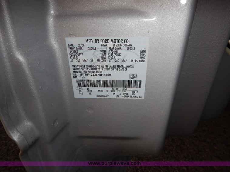 image for item I5315 2006 Ford F150 XL pickup truck