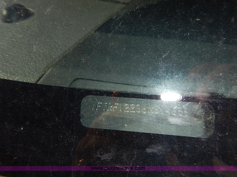 image for item I5315 2006 Ford F150 XL pickup truck