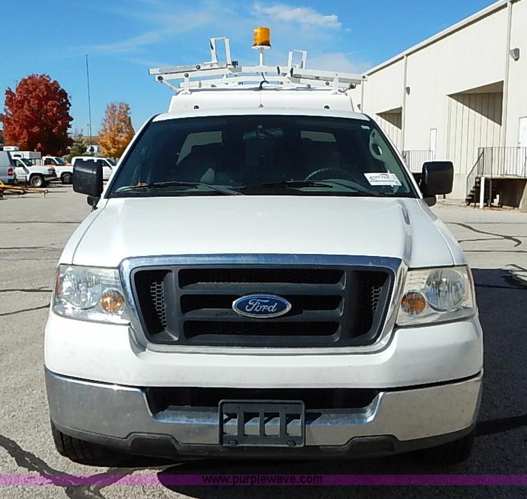 image for item I5316 2004 Ford F150 XL SuperCab pickup truck