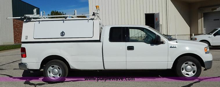 image for item I5316 2004 Ford F150 XL SuperCab pickup truck
