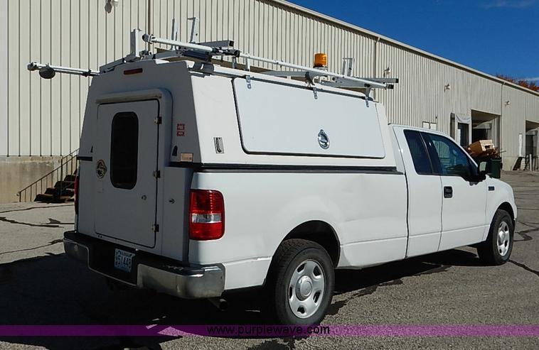 image for item I5316 2004 Ford F150 XL SuperCab pickup truck