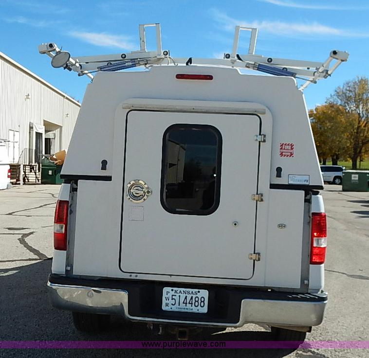 image for item I5316 2004 Ford F150 XL SuperCab pickup truck