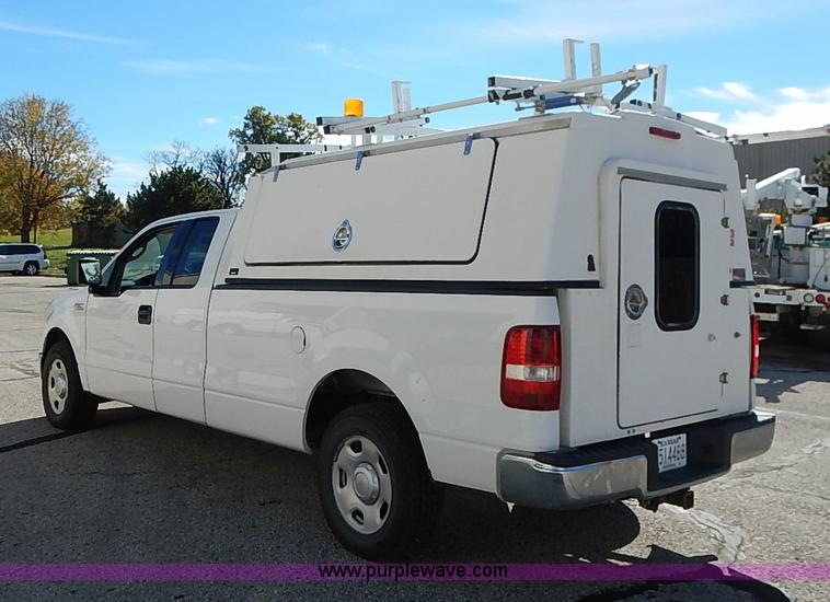 image for item I5316 2004 Ford F150 XL SuperCab pickup truck