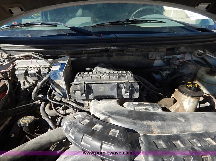 image for item I5316 2004 Ford F150 XL SuperCab pickup truck