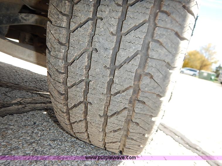 image for item I5316 2004 Ford F150 XL SuperCab pickup truck