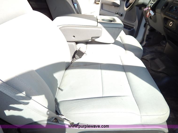 image for item I5316 2004 Ford F150 XL SuperCab pickup truck