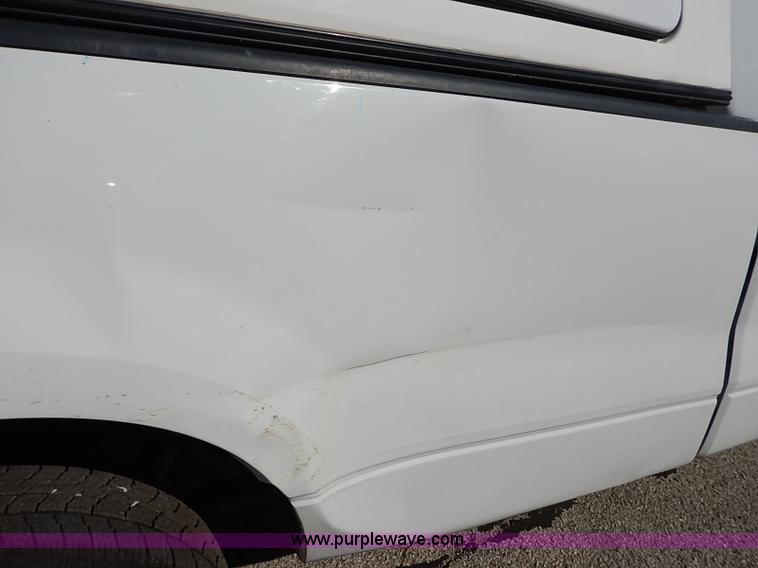 image for item I5316 2004 Ford F150 XL SuperCab pickup truck