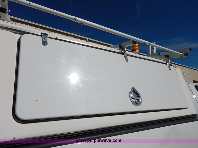 image for item I5316 2004 Ford F150 XL SuperCab pickup truck