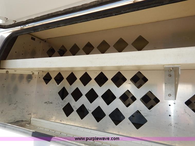 image for item I5316 2004 Ford F150 XL SuperCab pickup truck