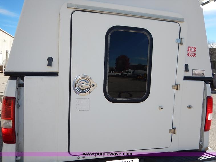 image for item I5316 2004 Ford F150 XL SuperCab pickup truck