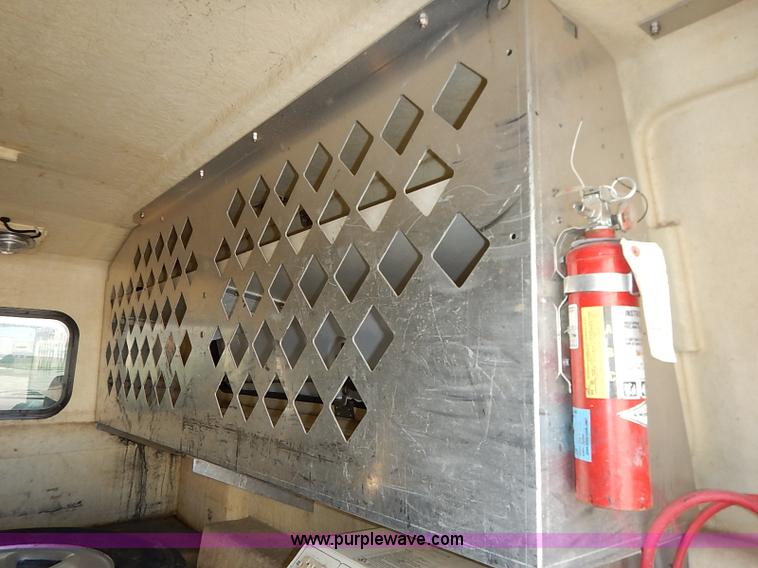 image for item I5316 2004 Ford F150 XL SuperCab pickup truck