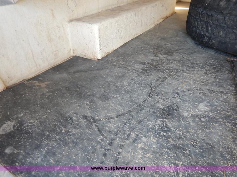 image for item I5316 2004 Ford F150 XL SuperCab pickup truck