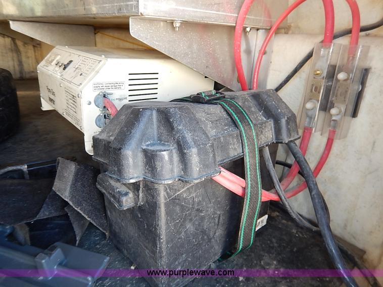 image for item I5316 2004 Ford F150 XL SuperCab pickup truck