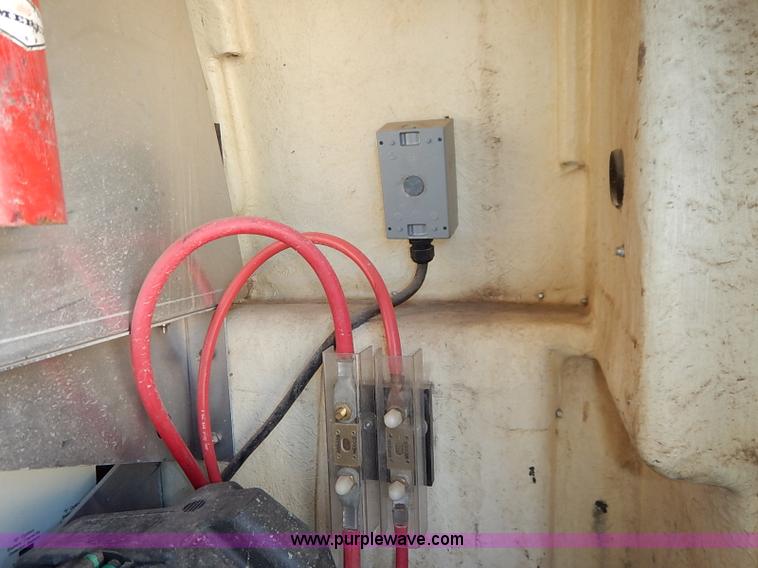 image for item I5316 2004 Ford F150 XL SuperCab pickup truck