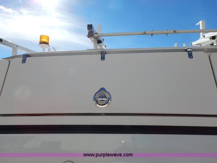 image for item I5316 2004 Ford F150 XL SuperCab pickup truck