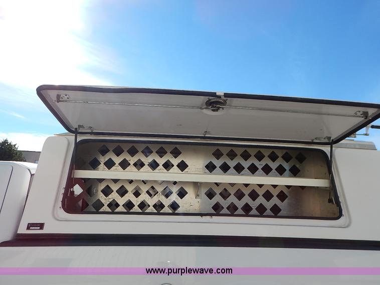 image for item I5316 2004 Ford F150 XL SuperCab pickup truck