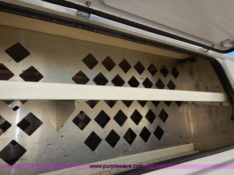 image for item I5316 2004 Ford F150 XL SuperCab pickup truck