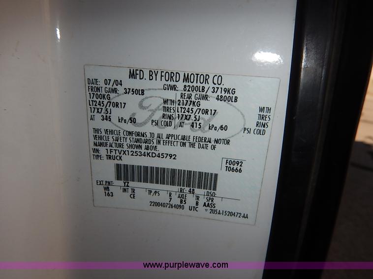 image for item I5316 2004 Ford F150 XL SuperCab pickup truck