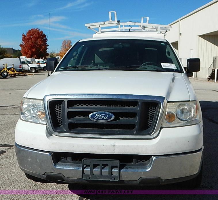 image for item I5319 2004 Ford F150 XL SuperCab pickup truck