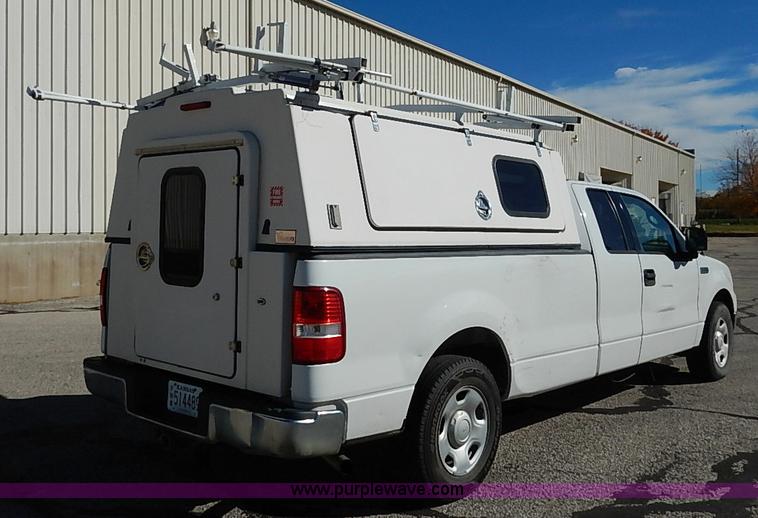 image for item I5319 2004 Ford F150 XL SuperCab pickup truck