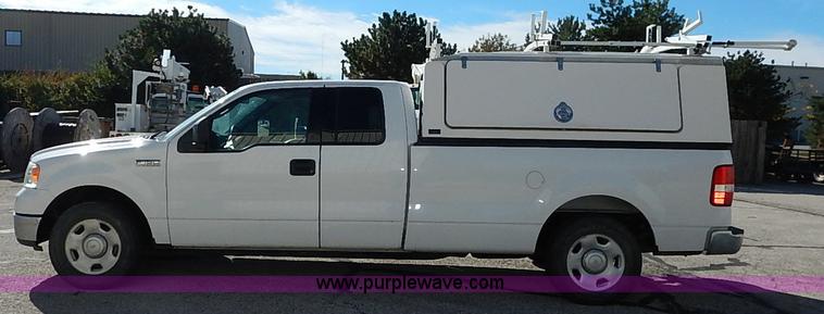image for item I5319 2004 Ford F150 XL SuperCab pickup truck