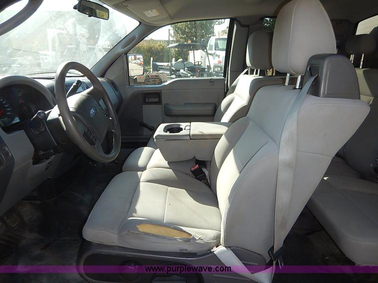 image for item I5319 2004 Ford F150 XL SuperCab pickup truck