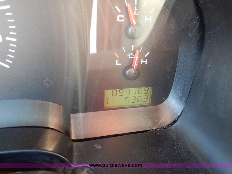 image for item I5319 2004 Ford F150 XL SuperCab pickup truck