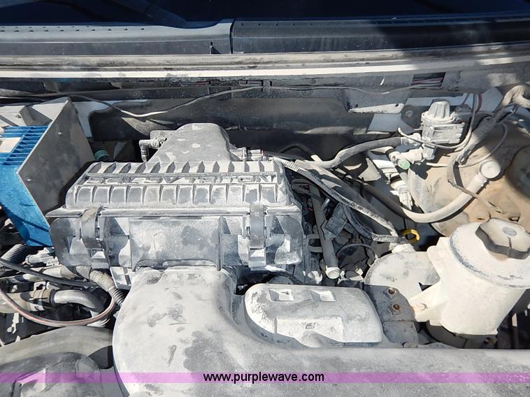 image for item I5319 2004 Ford F150 XL SuperCab pickup truck