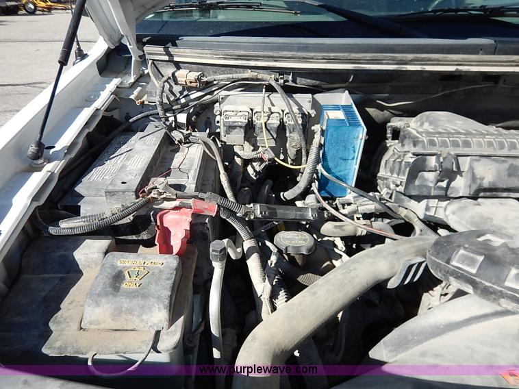 image for item I5319 2004 Ford F150 XL SuperCab pickup truck