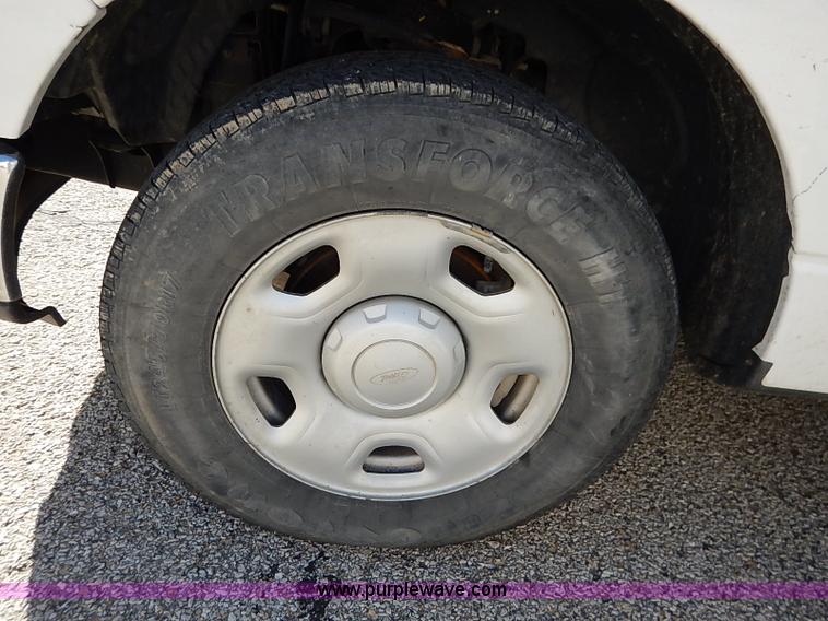 image for item I5319 2004 Ford F150 XL SuperCab pickup truck