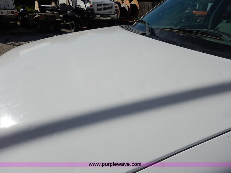 image for item I5319 2004 Ford F150 XL SuperCab pickup truck