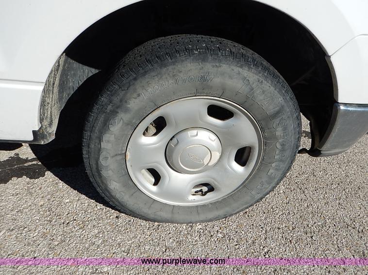 image for item I5319 2004 Ford F150 XL SuperCab pickup truck