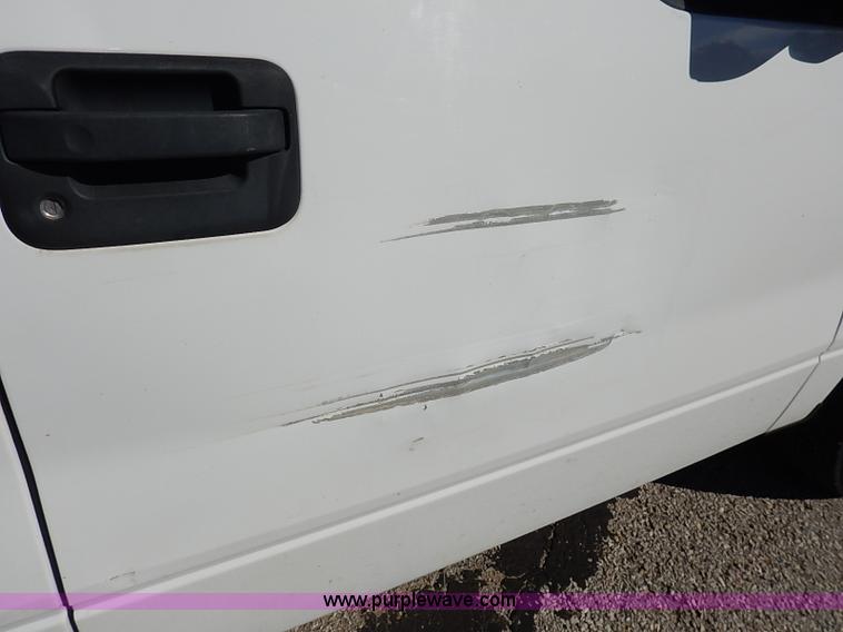 image for item I5319 2004 Ford F150 XL SuperCab pickup truck