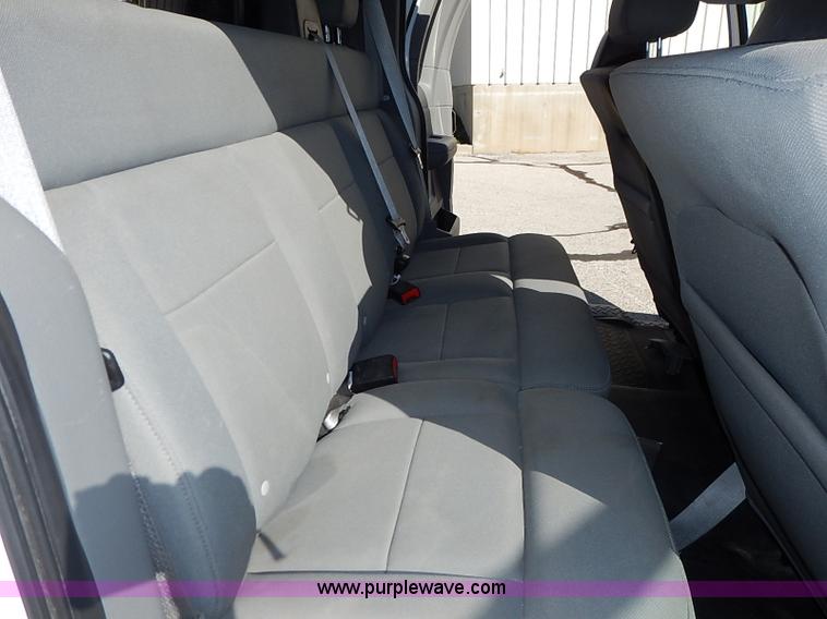 image for item I5319 2004 Ford F150 XL SuperCab pickup truck