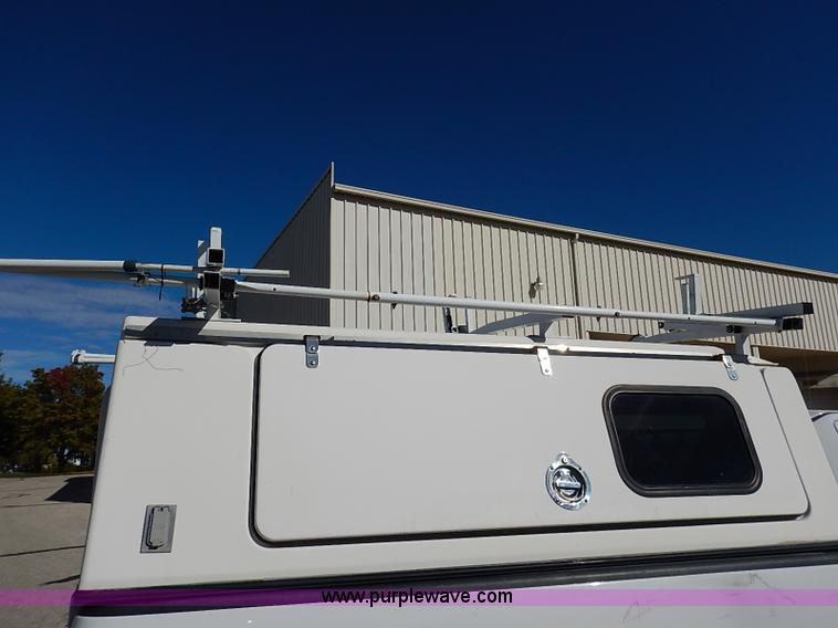 image for item I5319 2004 Ford F150 XL SuperCab pickup truck