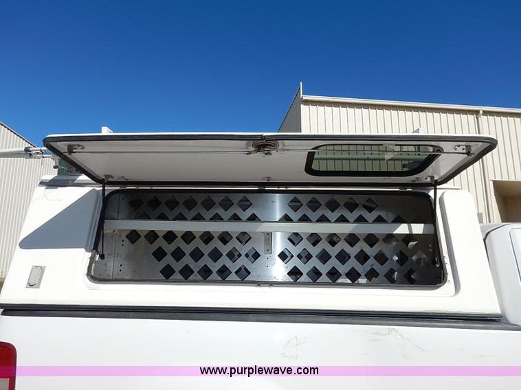 image for item I5319 2004 Ford F150 XL SuperCab pickup truck