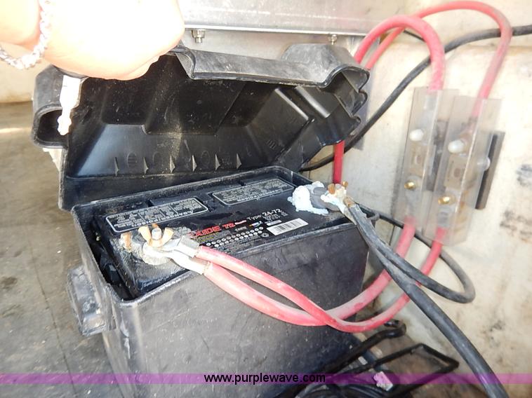 image for item I5319 2004 Ford F150 XL SuperCab pickup truck